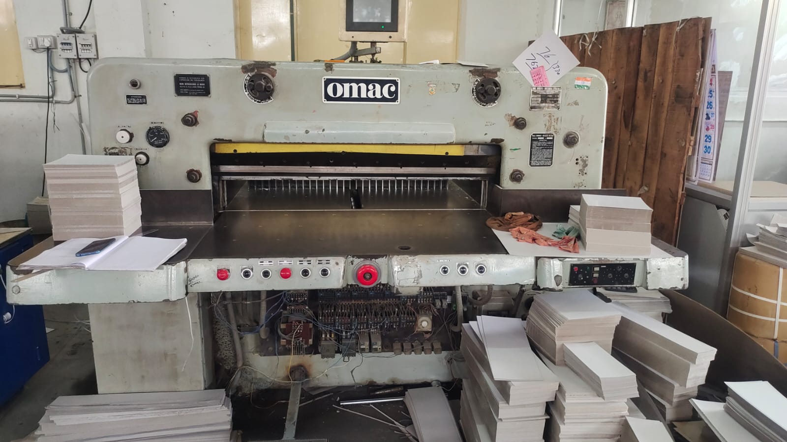 Semi Automatic Cutting Machine 