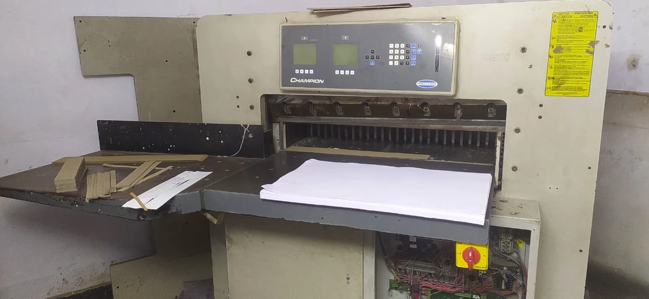 Program cutting machine 